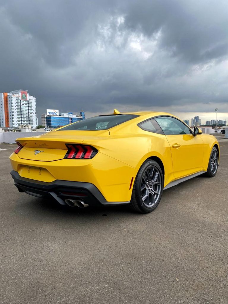 Harga Ford Mustang 2.3 EcoBoost 2024 Yellow 5d