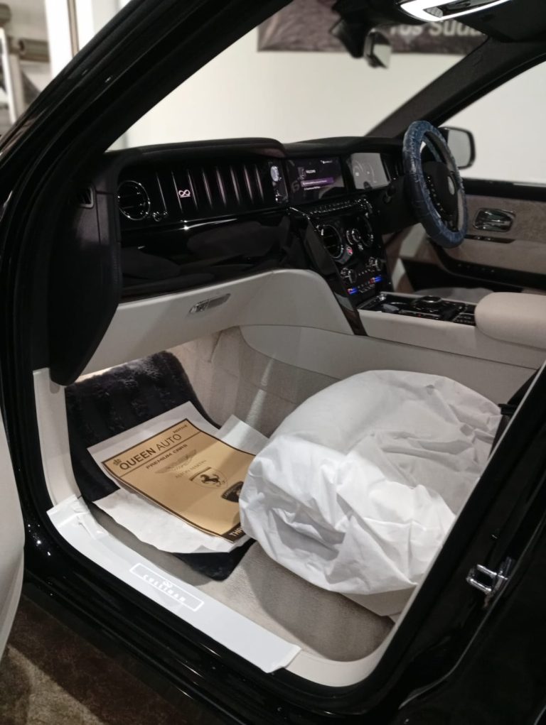 Interior Rolls Royce Cullinan 6.2 series II (2+2) Indonesia Beige 3