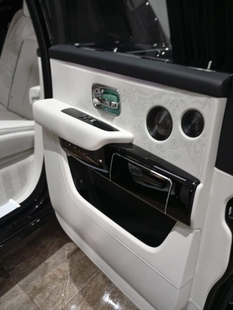 Interior Rolls Royce Cullinan 6.2 series II (2+2) Indonesia Beige 5